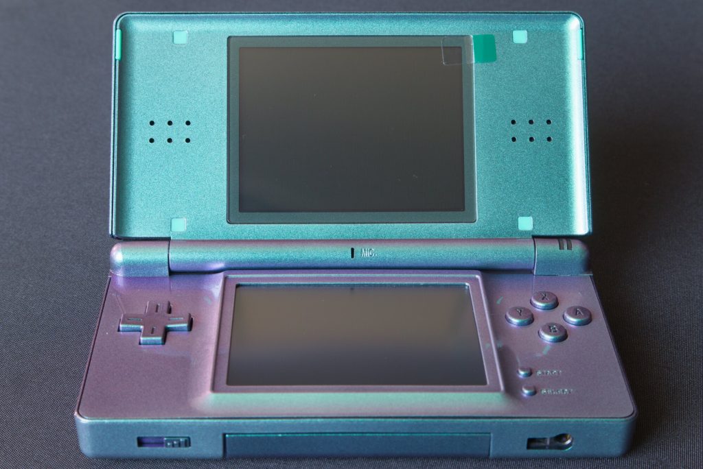 #01/10 | Nintendo DS Lite | Chameleon Green
