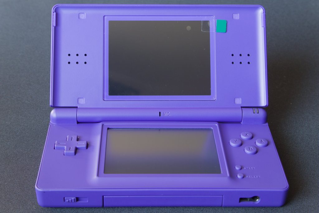 #07/10 | Nintendo DS Lite | Matte Purple