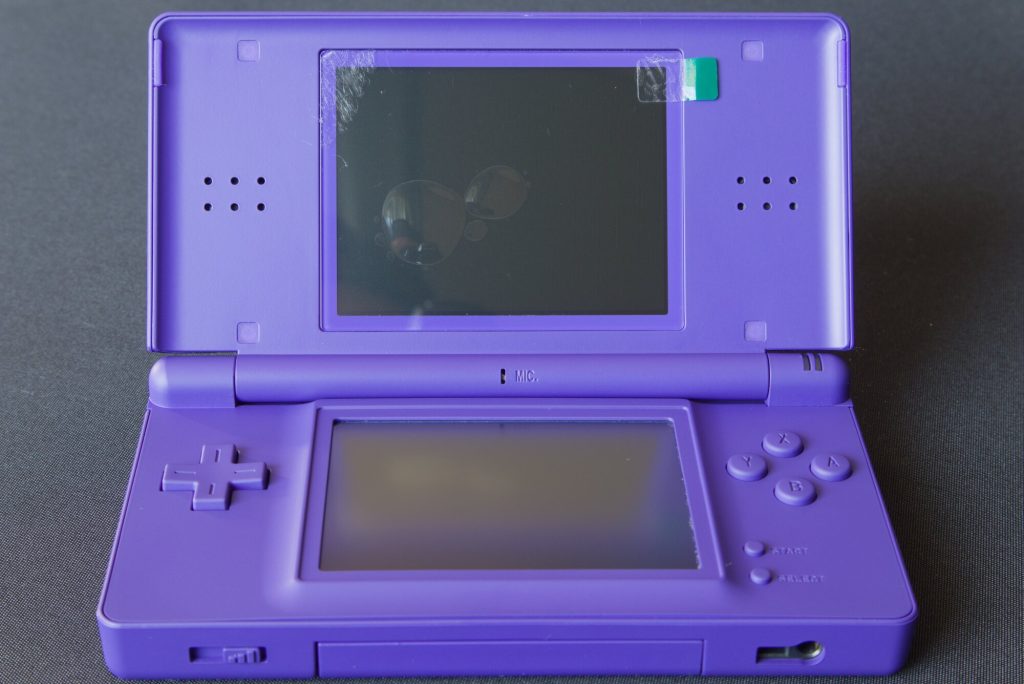 #08/10 | Nintendo DS Lite | Matte Purple