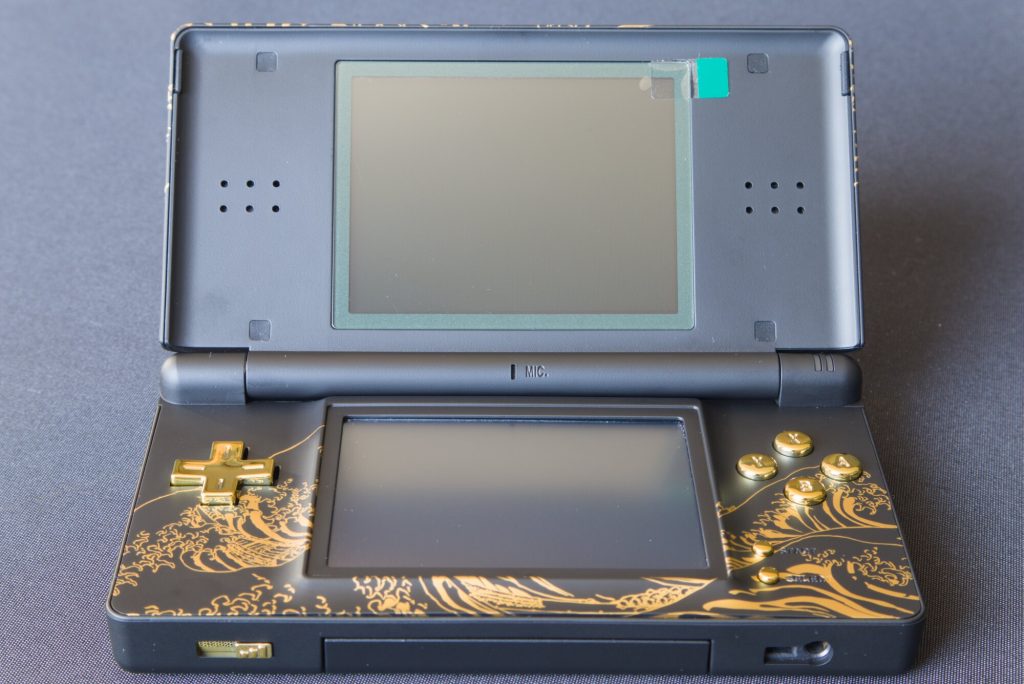 #05/10 | Nintendo DS Lite | Golden Wave