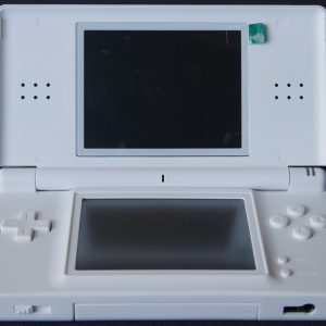 #09/10 | Nintendo DS Lite | White